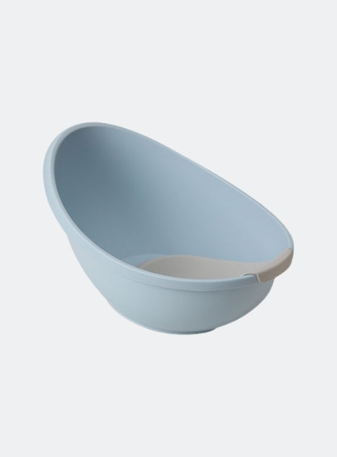 Egg-shaped baby bathtub